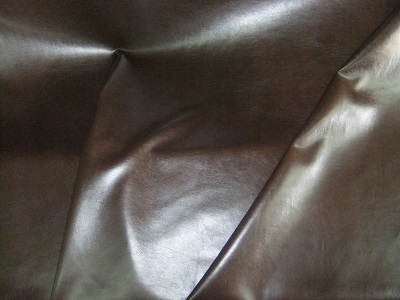 Иск.кожа гл. ПВХ венге 0,8х1400mm (50м)