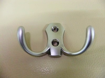 Крючок 2-х рожковый сатин(350/70)