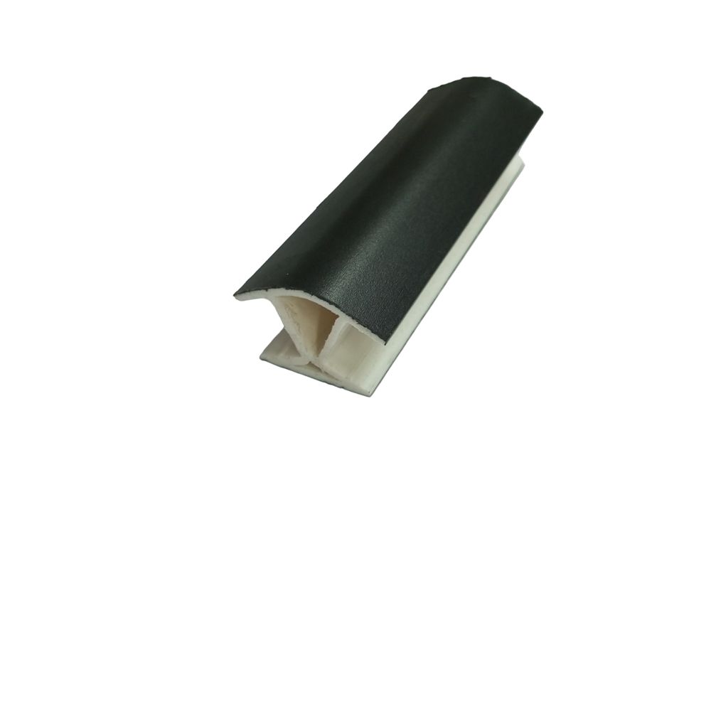 Угол универсальный 135 к цоколю Н-100 (черный)